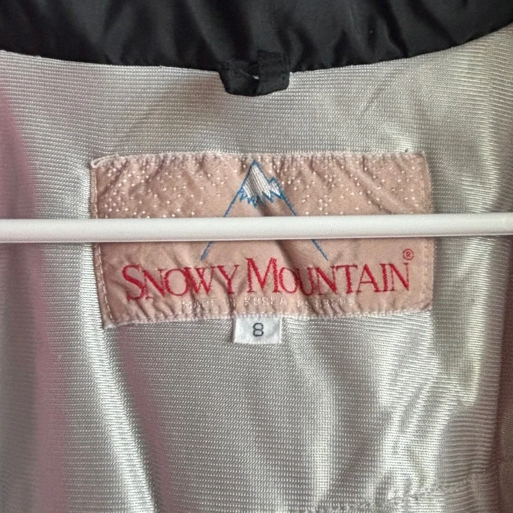 Snowy Mountain scratching buttons